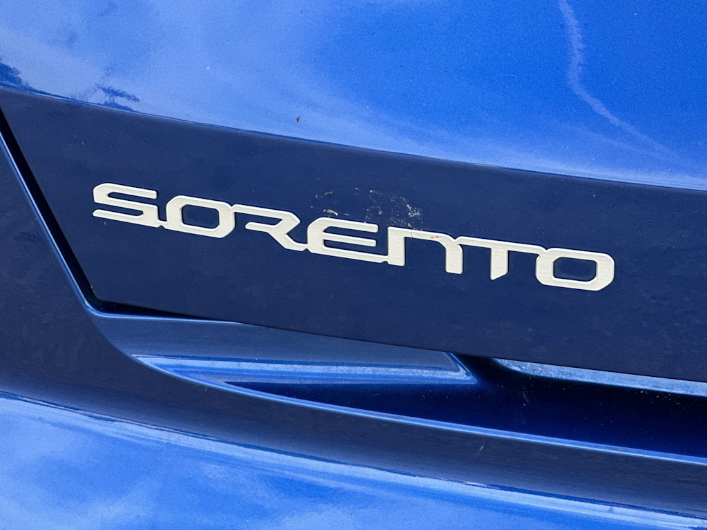Thumbnail: 2023 Kia Sorento - 7