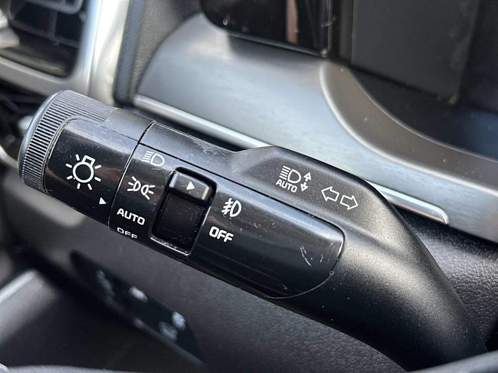 Thumbnail: 2023 Kia Sorento - 32