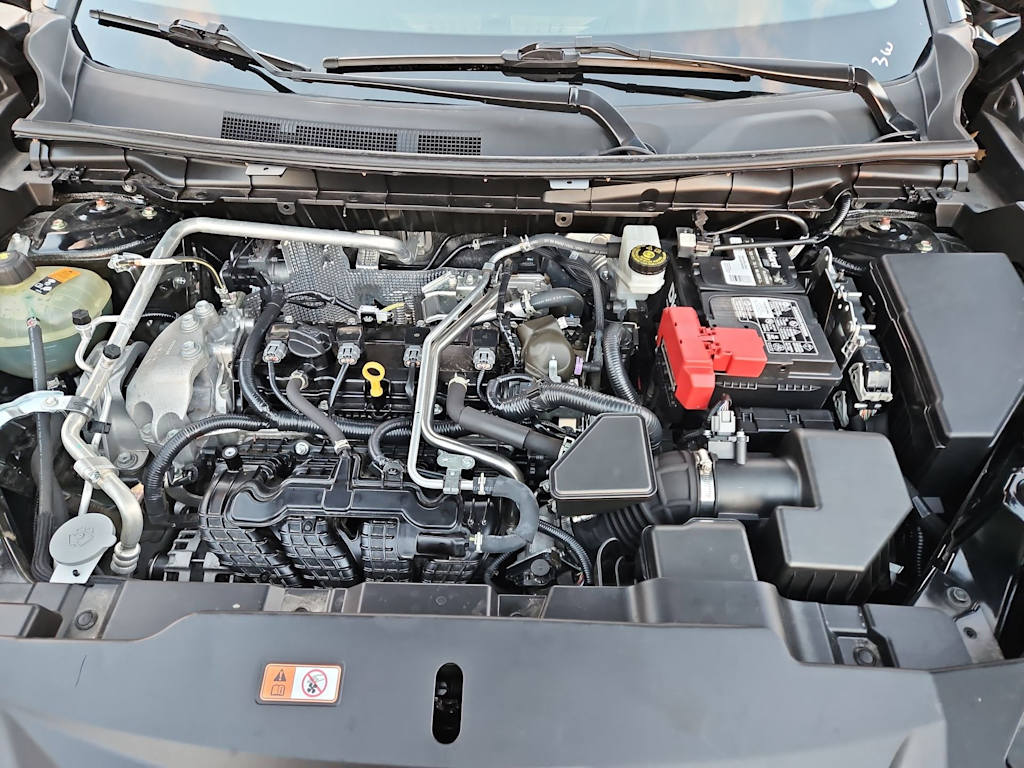 Thumbnail: 2023 Mitsubishi Outlander - 9