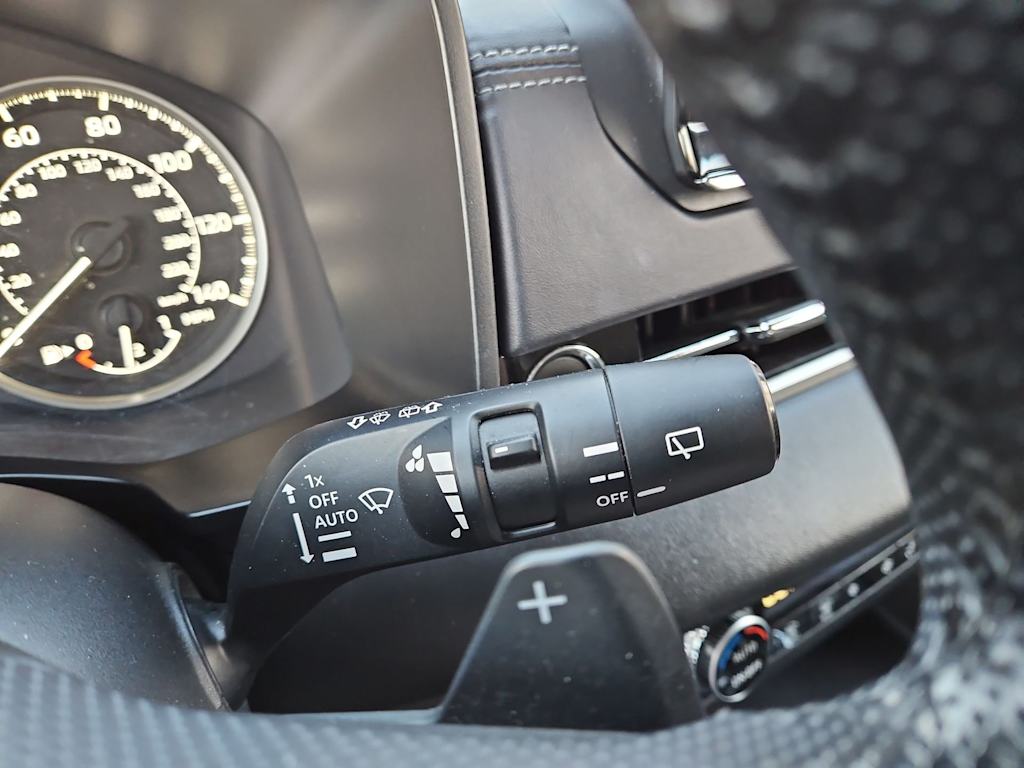 Thumbnail: 2023 Mitsubishi Outlander - 31