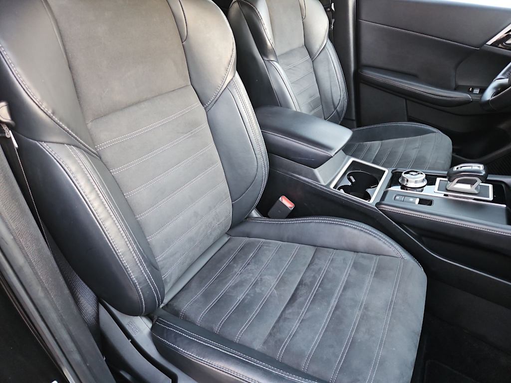 Thumbnail: 2023 Mitsubishi Outlander - 12