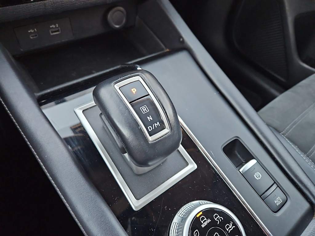 Thumbnail: 2023 Mitsubishi Outlander - 15