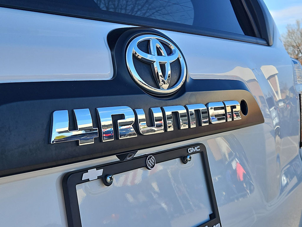 Thumbnail: 2019 Toyota 4Runner - 24