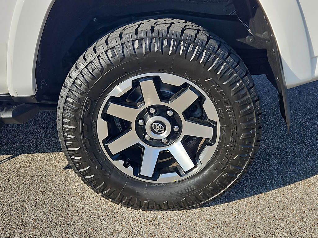 Thumbnail: 2019 Toyota 4Runner - 8