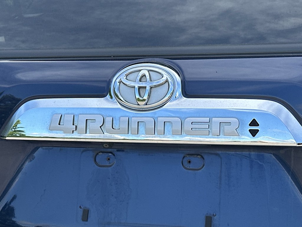 Thumbnail: 2015 Toyota 4Runner - 7