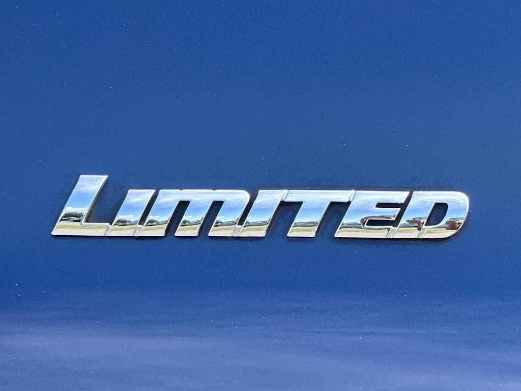 Thumbnail: 2015 Toyota 4Runner - 31