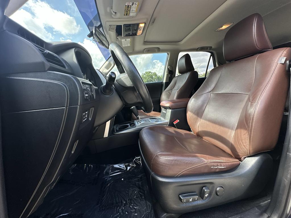 Thumbnail: 2015 Toyota 4Runner - 12