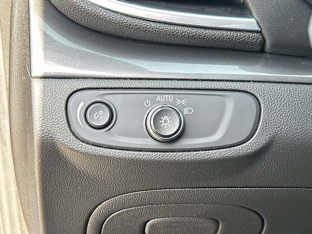 Thumbnail: 2020 Buick Encore - 26
