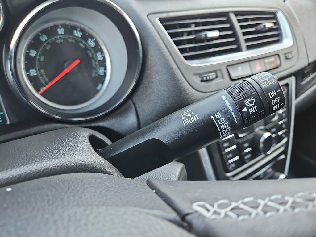 Thumbnail: 2014 Buick Encore - 31