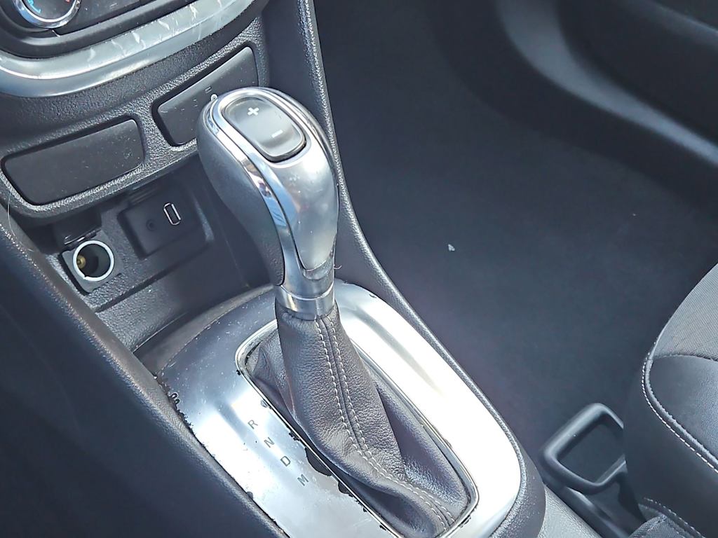 Thumbnail: 2014 Buick Encore - 16