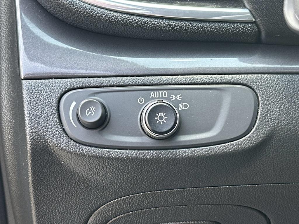Thumbnail: 2021 Buick Encore - 26
