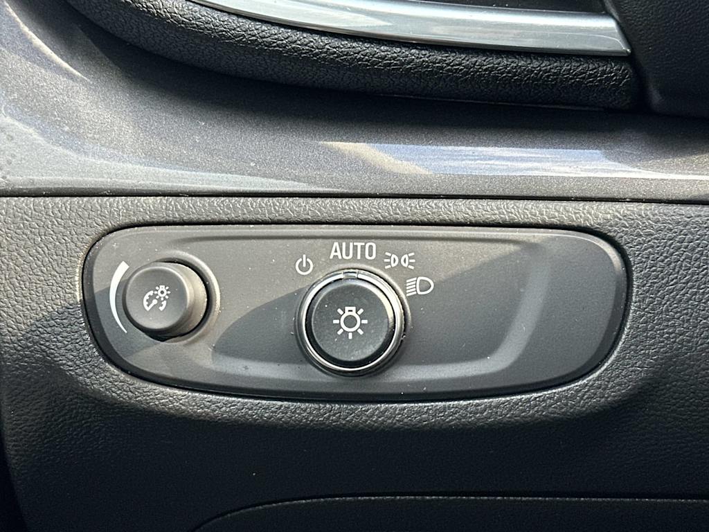 Thumbnail: 2021 Buick Encore - 33