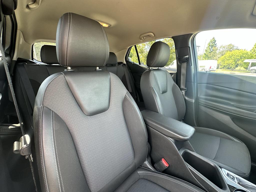 Thumbnail: 2022 Buick Encore GX - 12