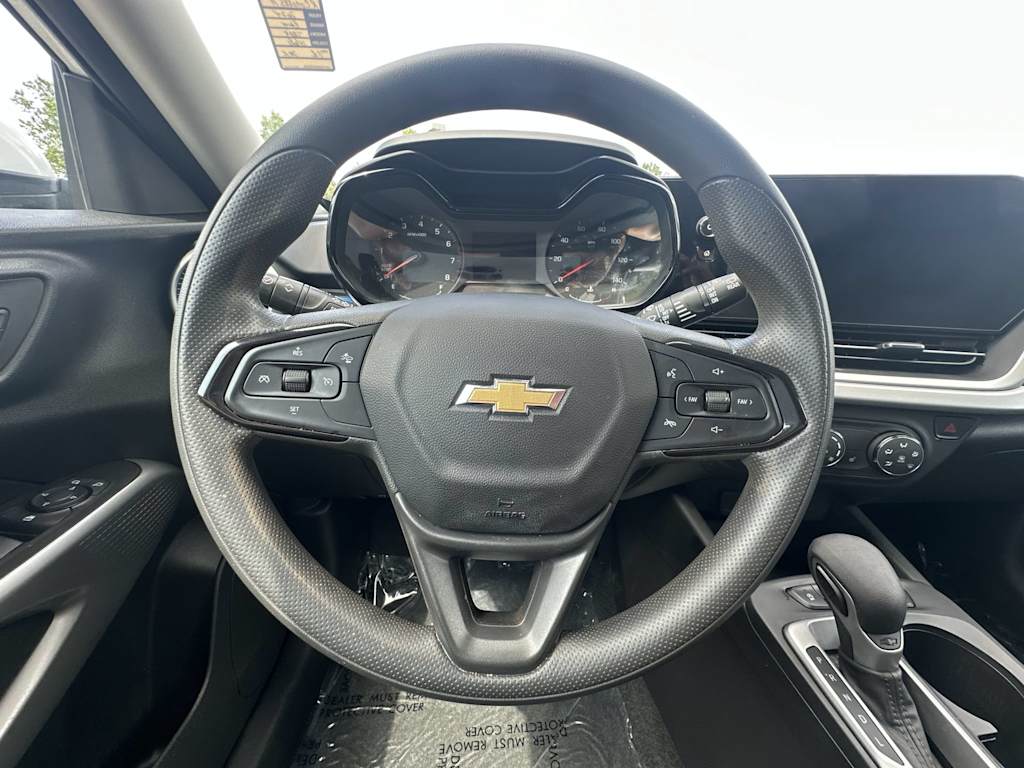 Thumbnail: 2024 Chevrolet Trax - 10