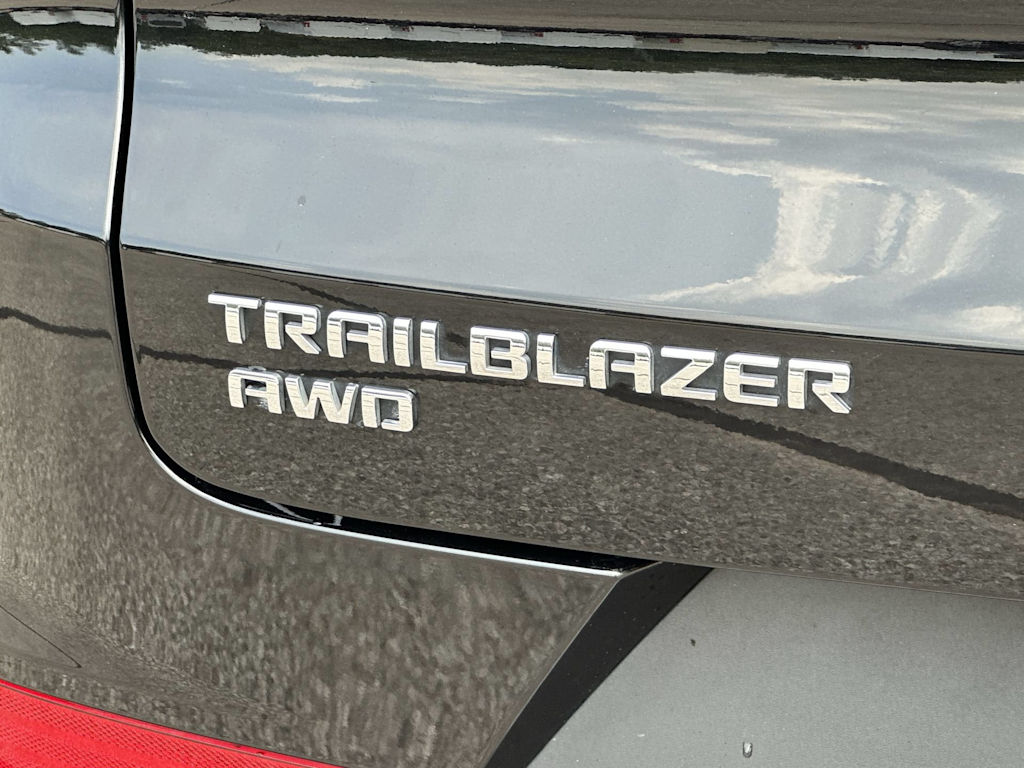 Thumbnail: 2023 Chevrolet TrailBlazer - 25