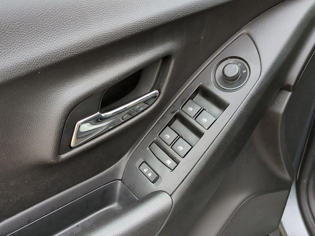 2019 Chevrolet Trax LT 29