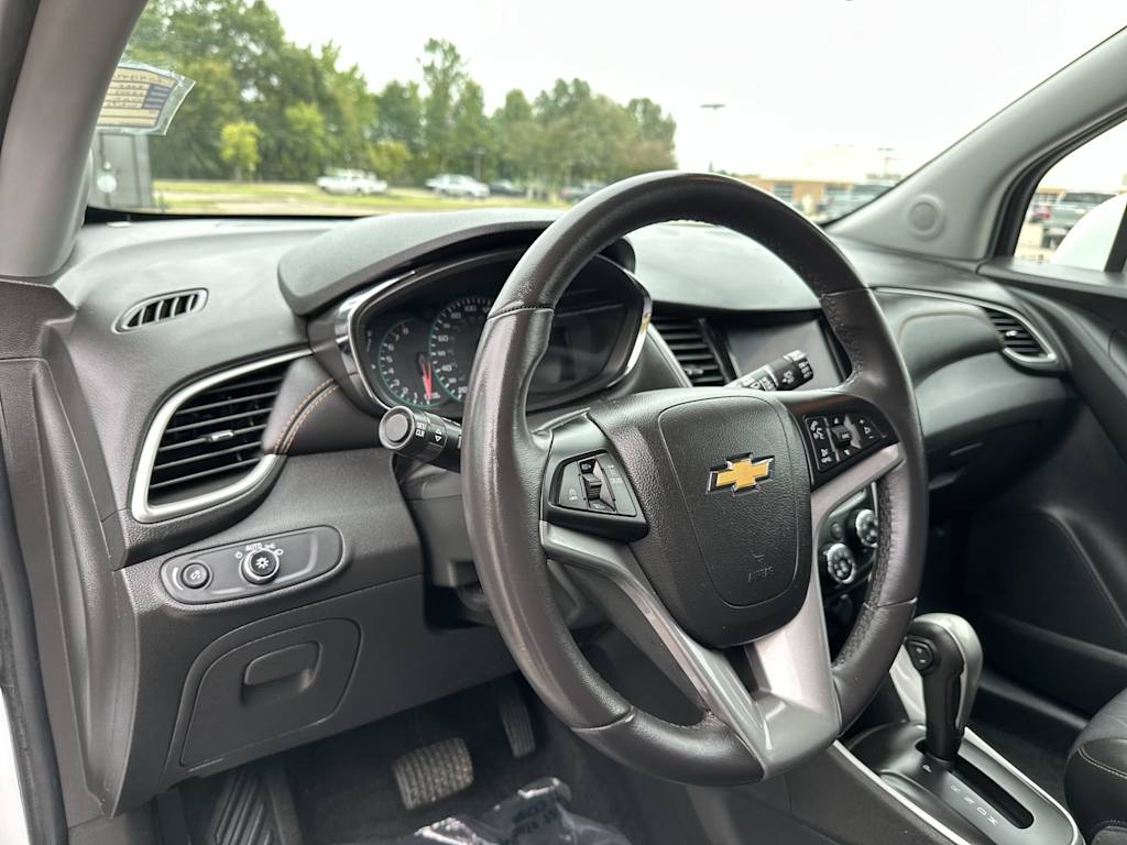 Thumbnail: 2020 Chevrolet Trax - 2