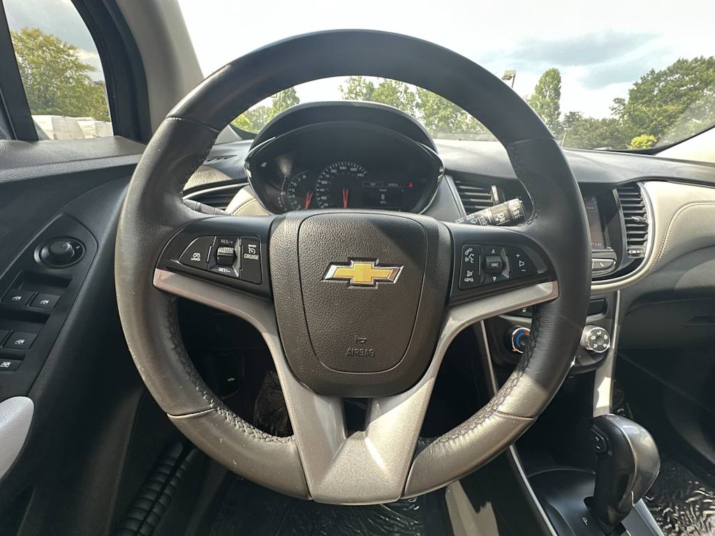 Thumbnail: 2021 Chevrolet Trax - 10