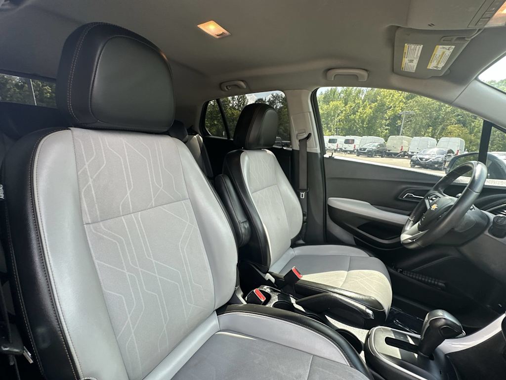 Thumbnail: 2021 Chevrolet Trax - 30