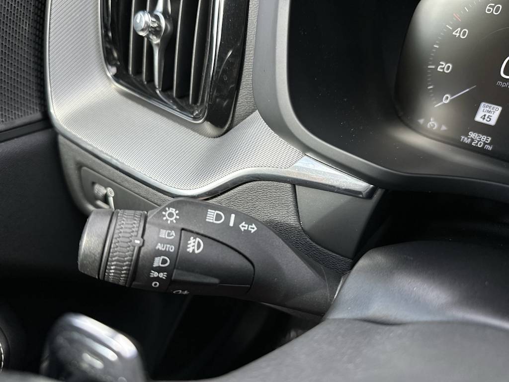 Thumbnail: 2019 Volvo XC60 - 15