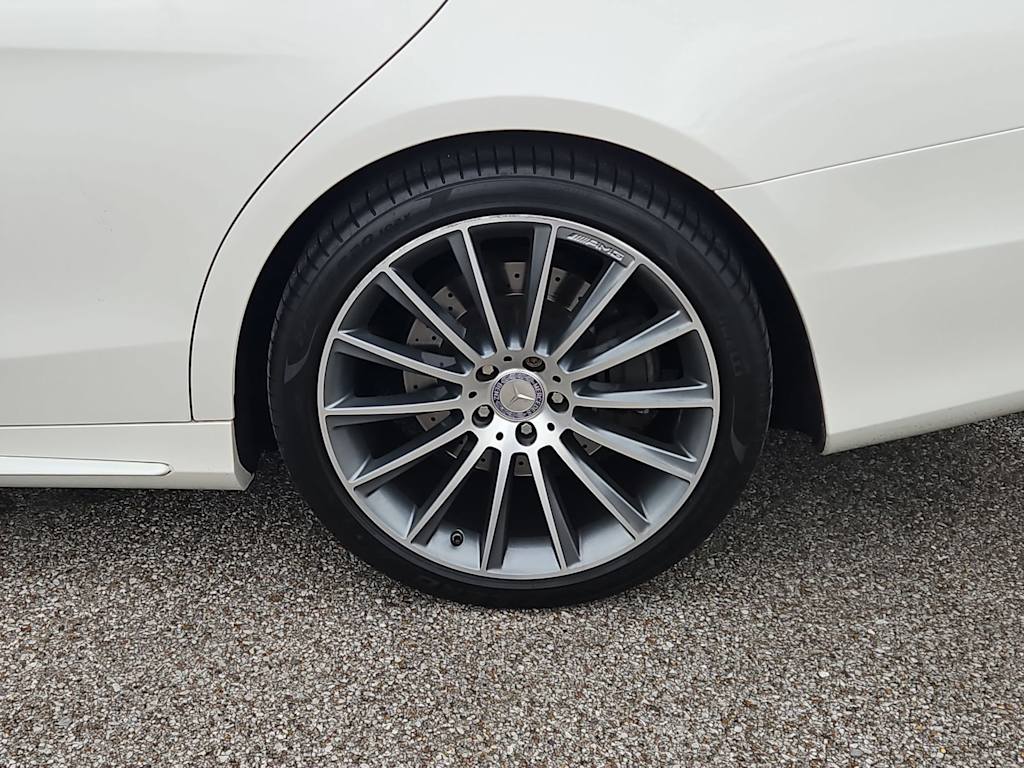 Thumbnail: 2016 Mercedes-Benz S-Class - 8