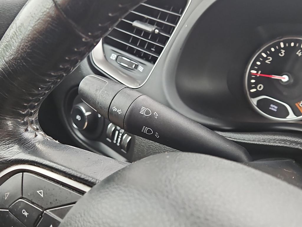 Thumbnail: 2019 Jeep Renegade - 16