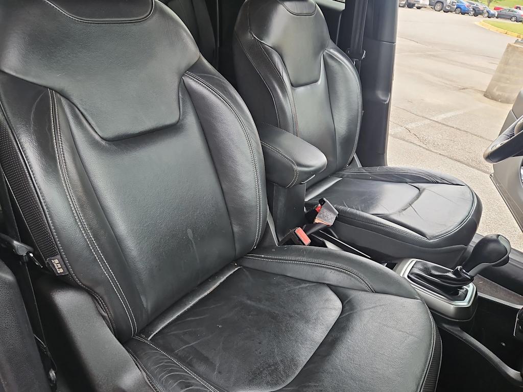 Thumbnail: 2019 Jeep Renegade - 11