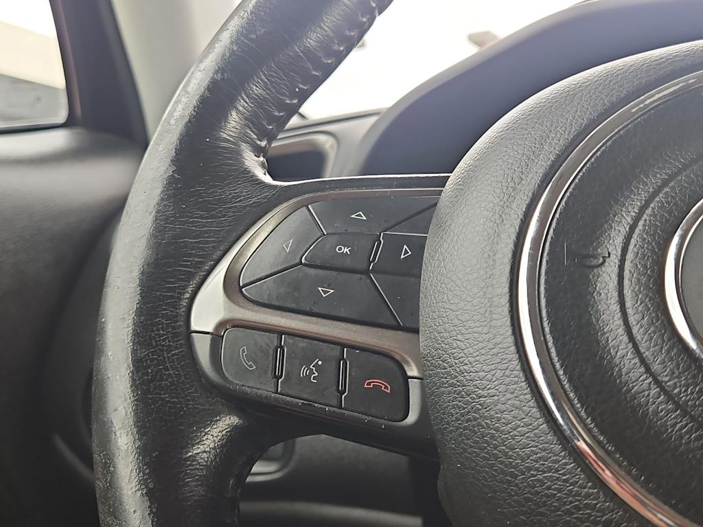 Thumbnail: 2019 Jeep Renegade - 28