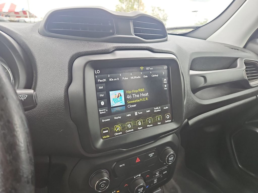 Thumbnail: 2019 Jeep Renegade - 32