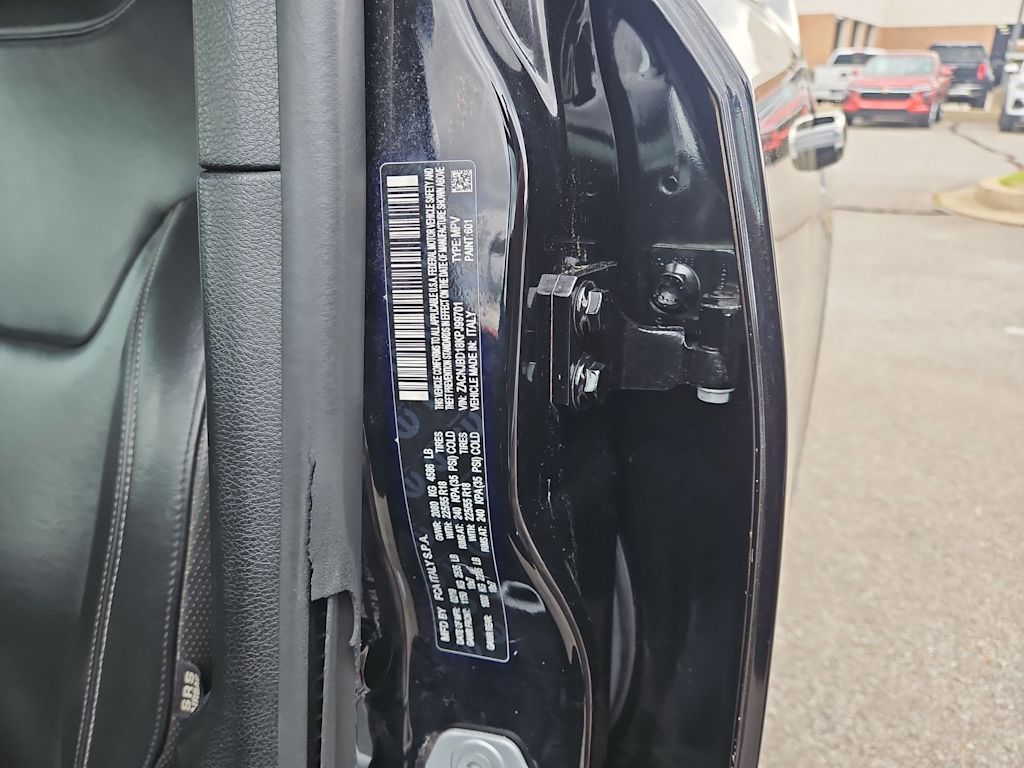 Thumbnail: 2019 Jeep Renegade - 17