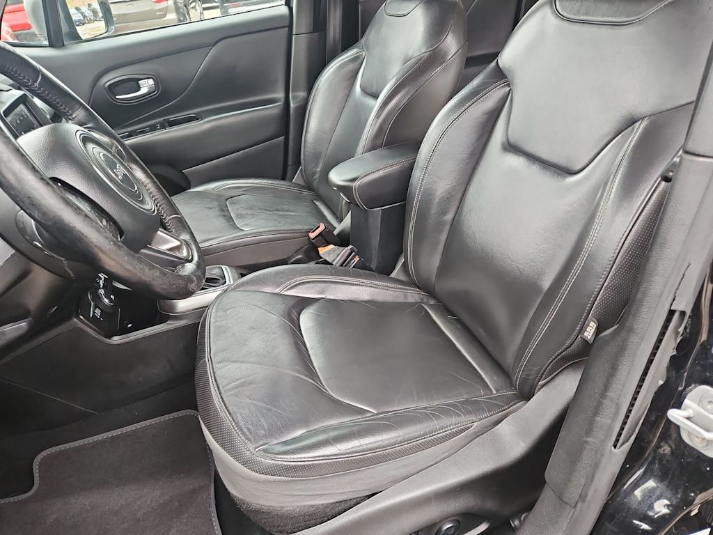 Thumbnail: 2019 Jeep Renegade - 10