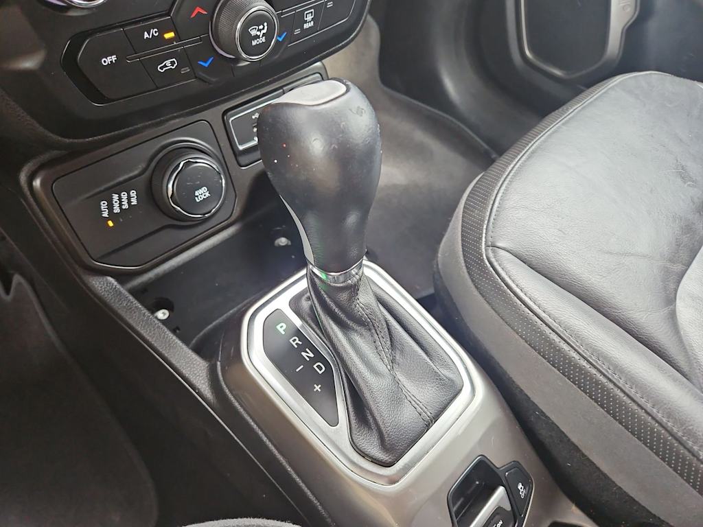 Thumbnail: 2019 Jeep Renegade - 15