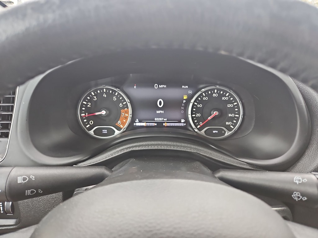 Thumbnail: 2019 Jeep Renegade - 34