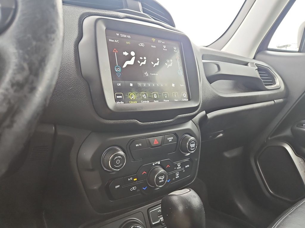 Thumbnail: 2019 Jeep Renegade - 14