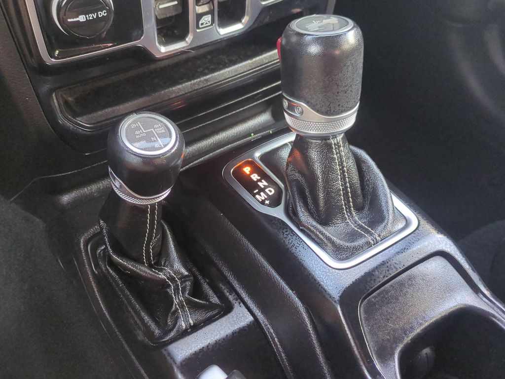 Thumbnail: 2022 Jeep Wrangler - 13