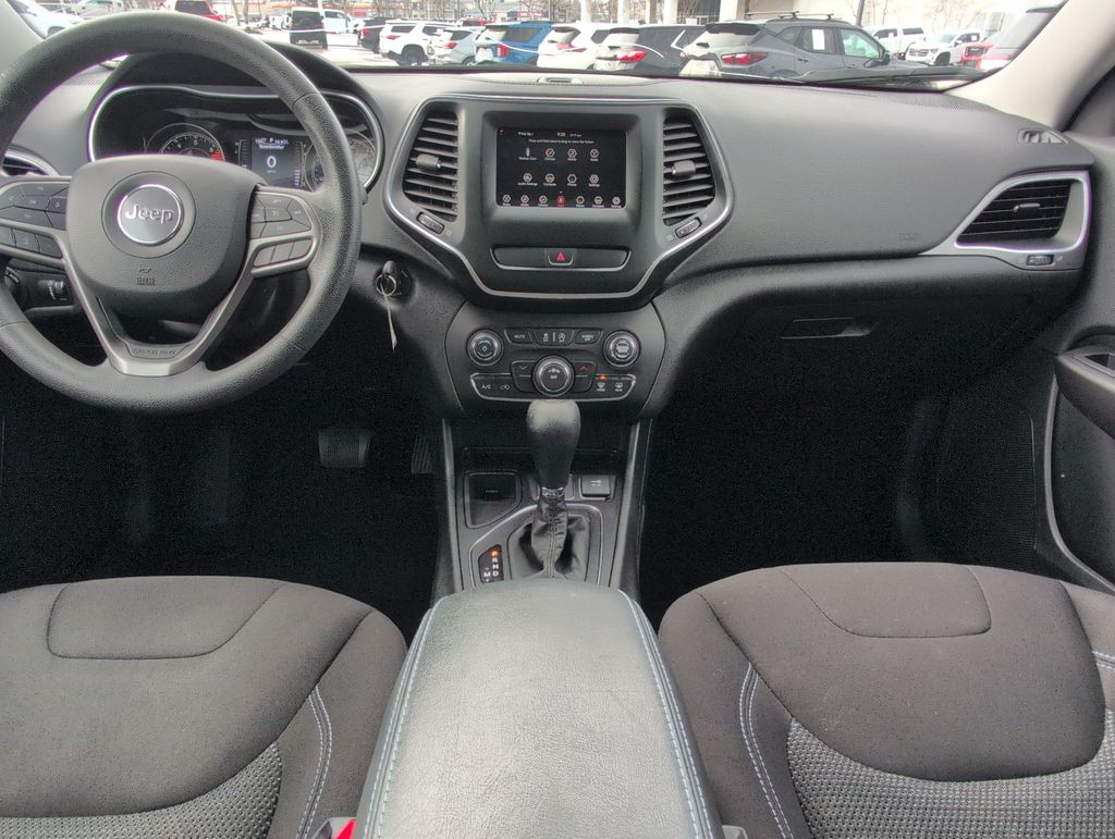 Thumbnail: 2019 Jeep Cherokee - 10