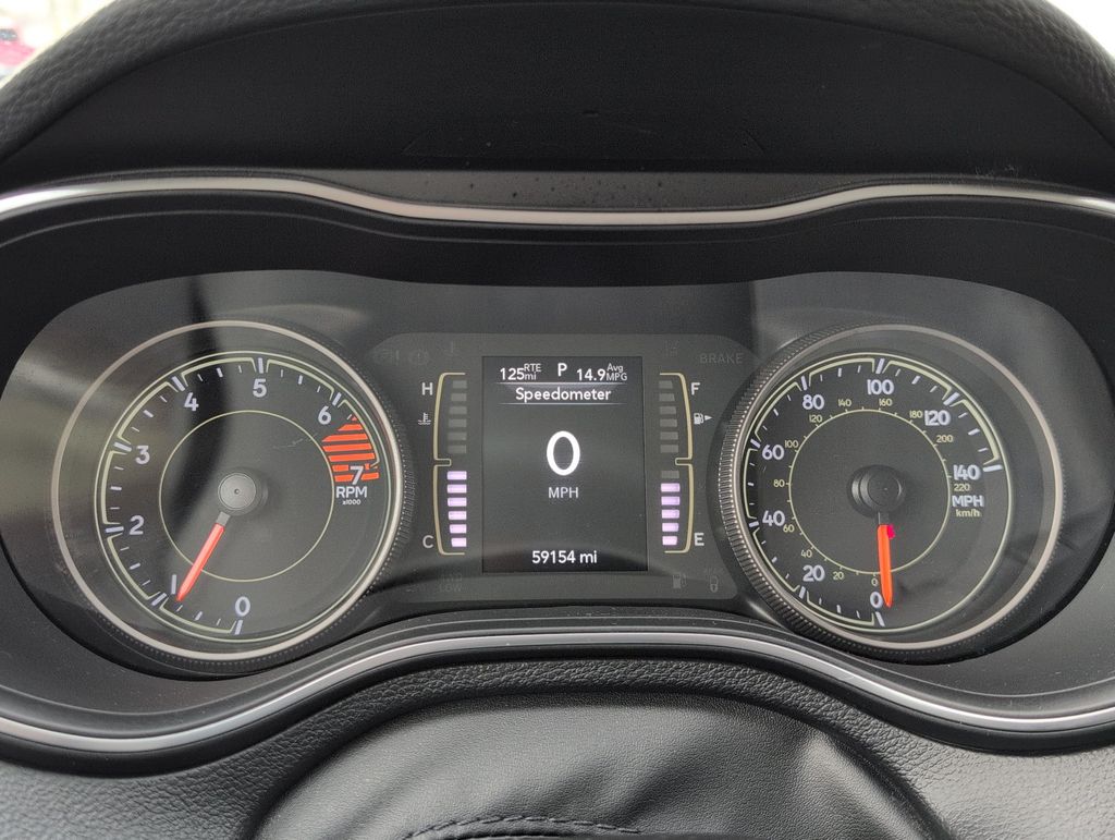 Thumbnail: 2019 Jeep Cherokee - 17