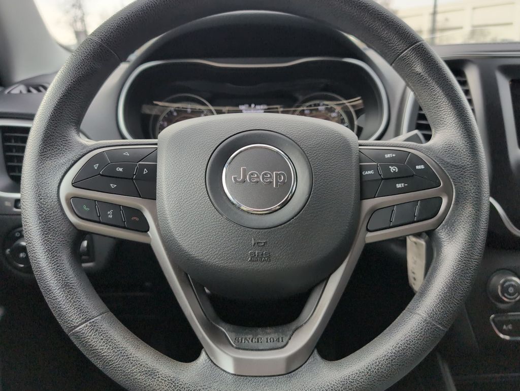 Thumbnail: 2019 Jeep Cherokee - 14