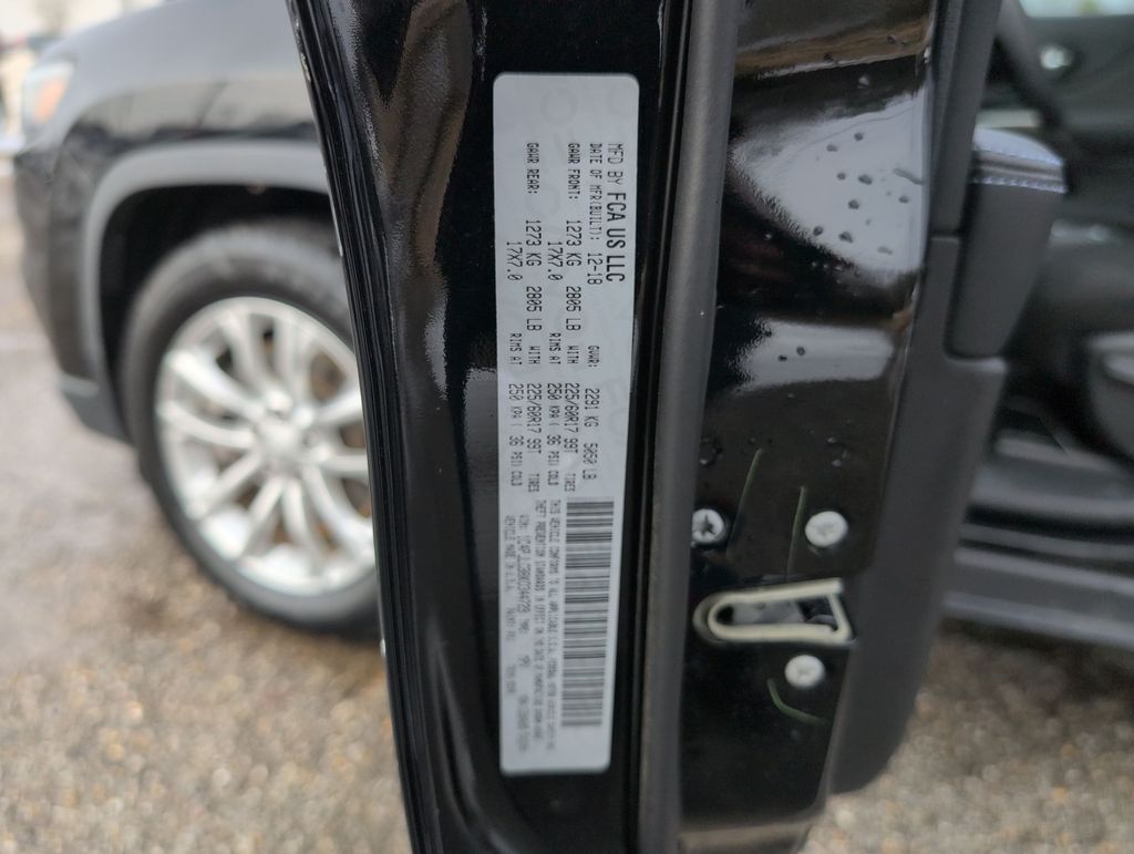 Thumbnail: 2019 Jeep Cherokee - 36