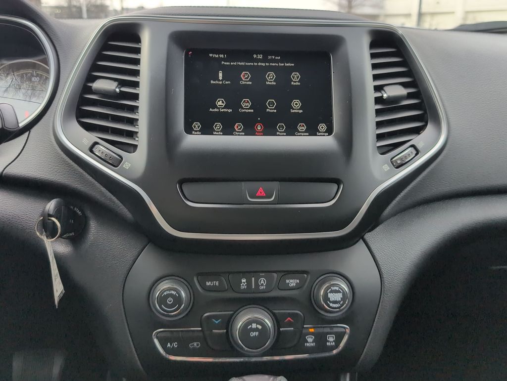 Thumbnail: 2019 Jeep Cherokee - 15