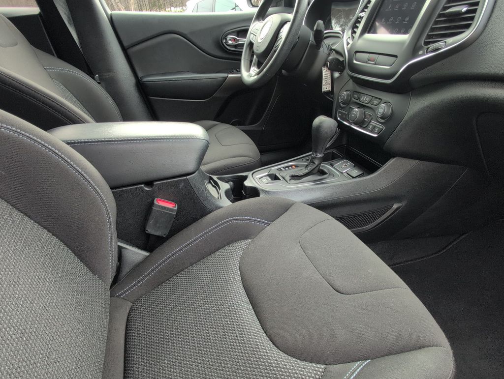 Thumbnail: 2019 Jeep Cherokee - 27