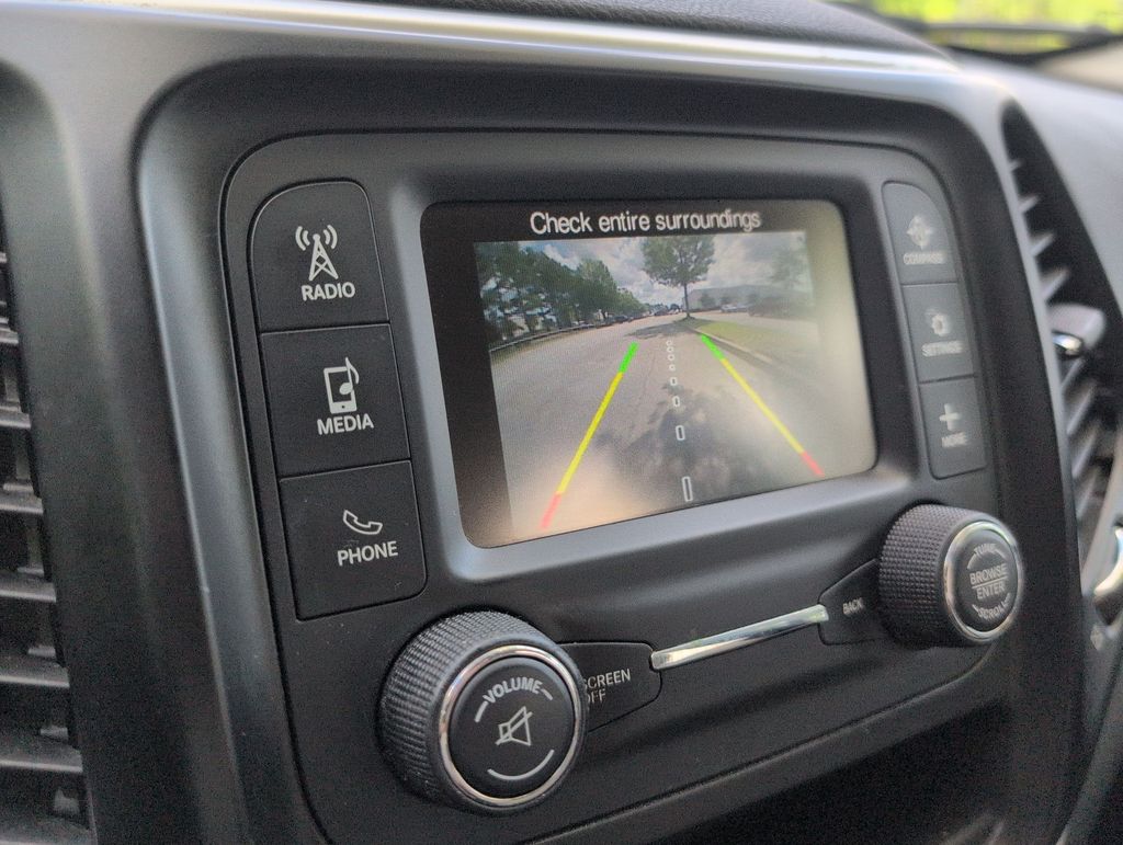 Thumbnail: 2018 Jeep Cherokee - 33