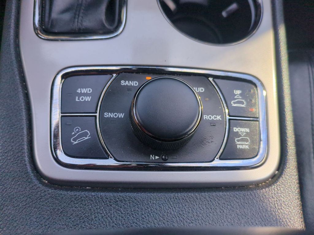 Thumbnail: 2021 Jeep Grand Cherokee - 38