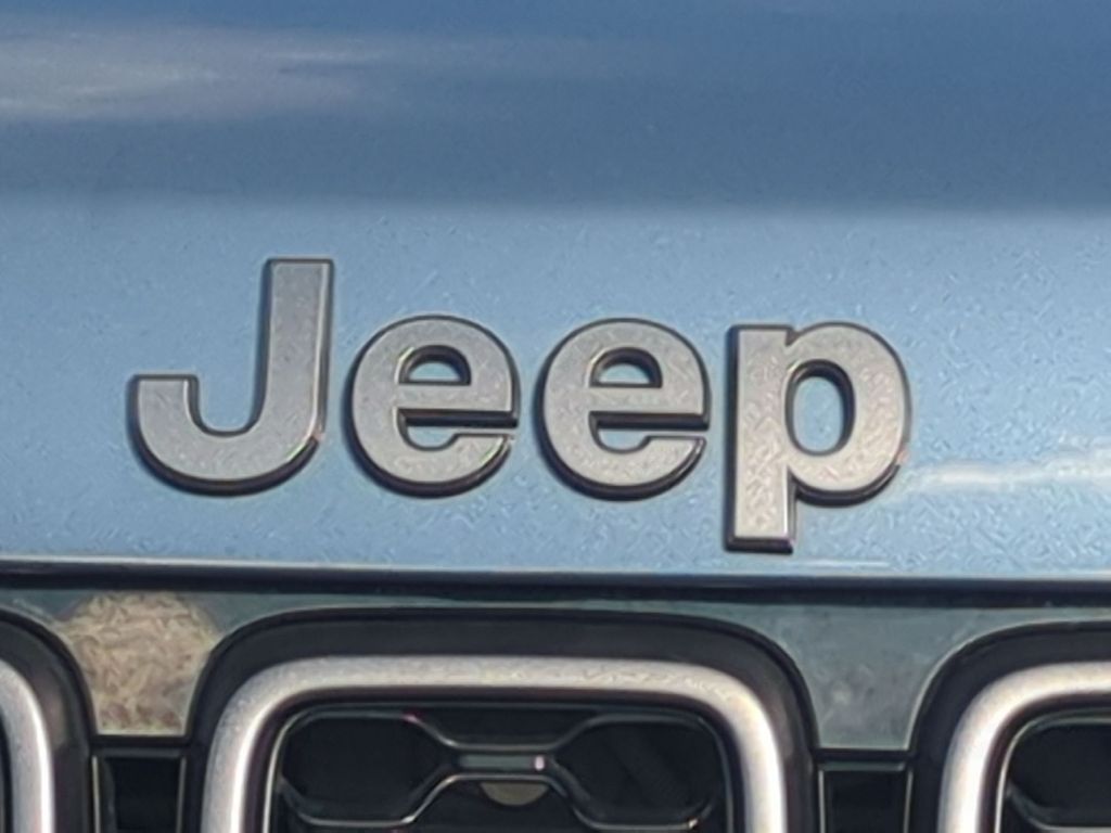 Thumbnail: 2021 Jeep Grand Cherokee - 7