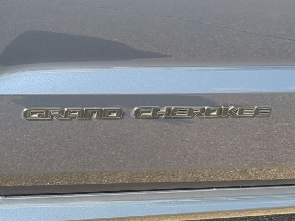 Thumbnail: 2021 Jeep Grand Cherokee - 23