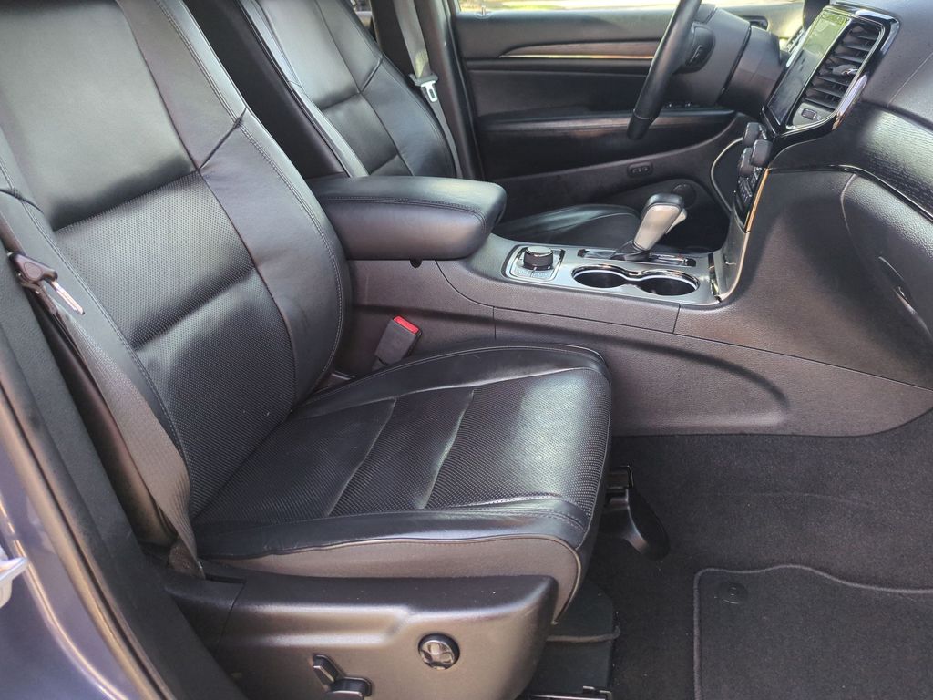 Thumbnail: 2021 Jeep Grand Cherokee - 11