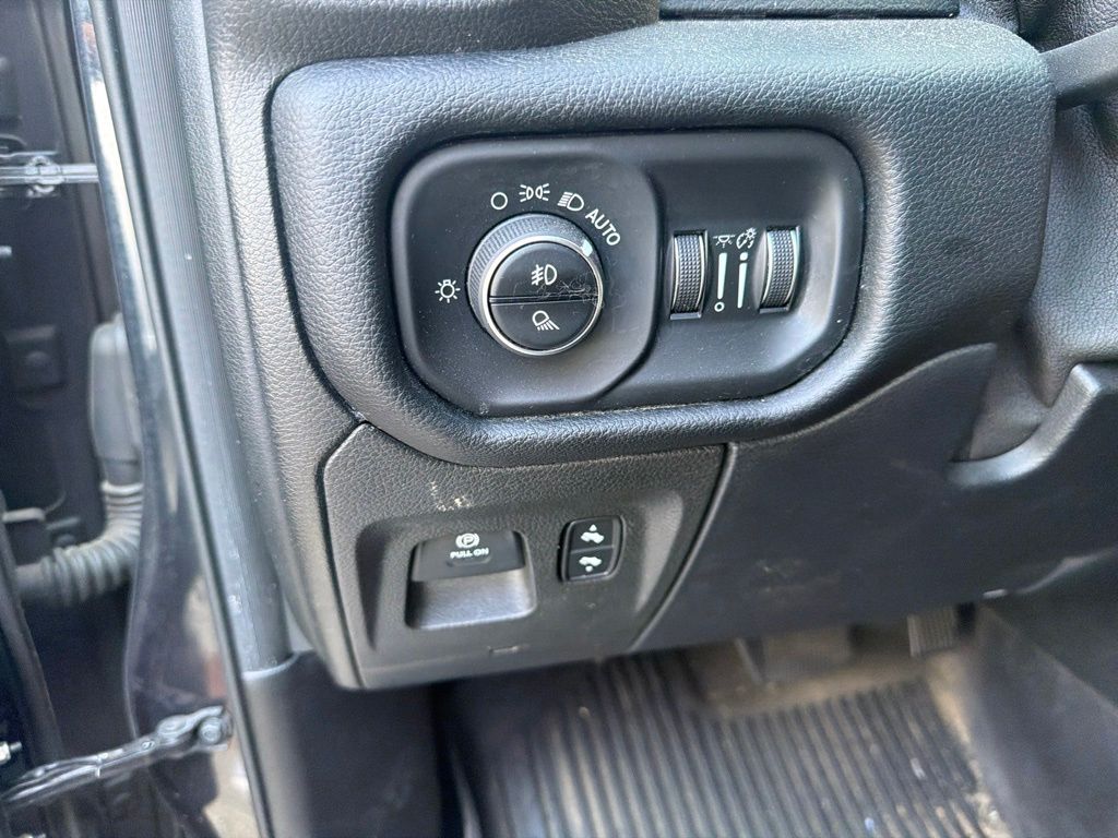 Thumbnail: 2019 RAM 1500 - 15