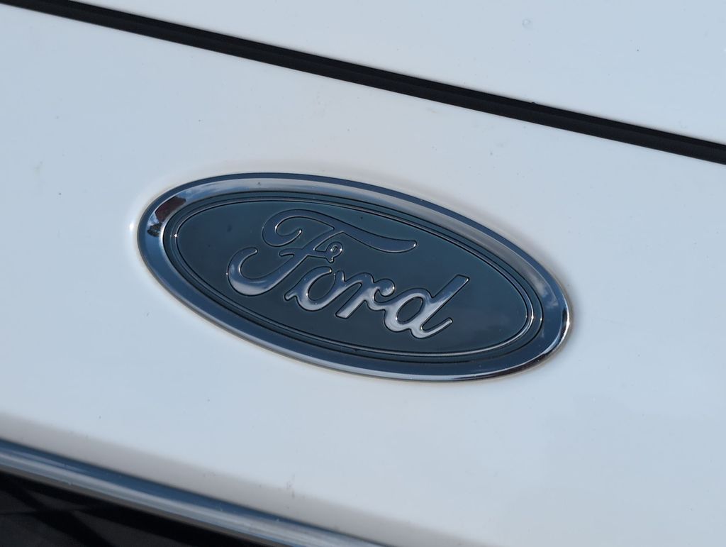 Thumbnail: 2018 Ford Focus - 7