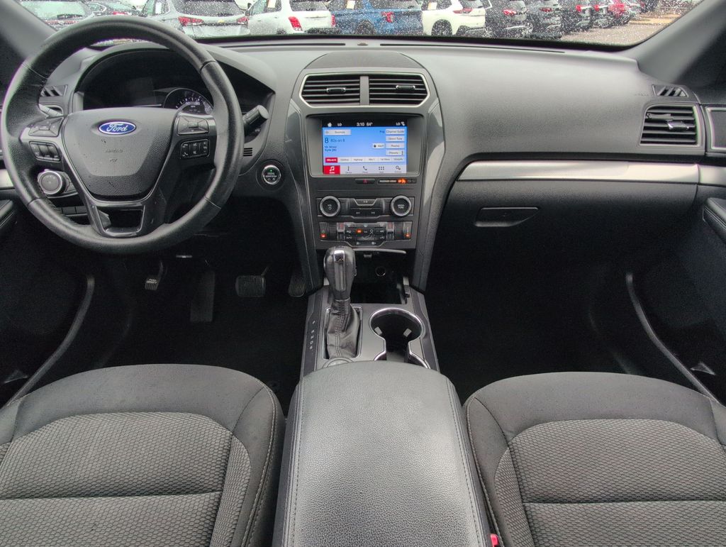 Thumbnail: 2019 Ford Explorer - 8