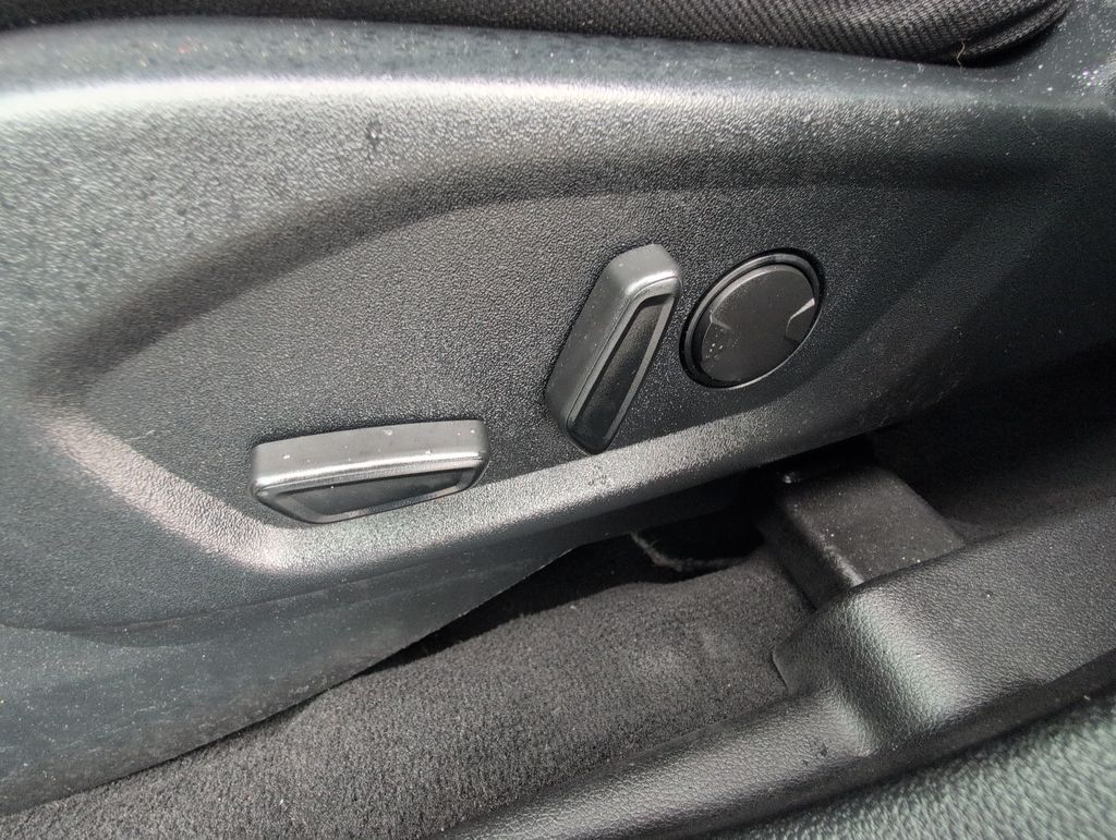 Thumbnail: 2019 Ford Explorer - 26